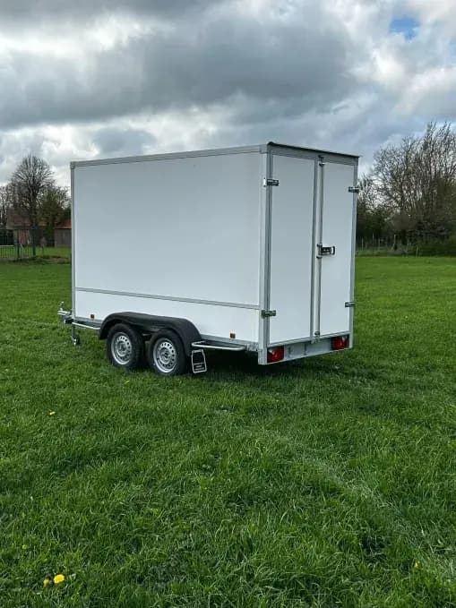 Gesloten Aanhangwagen 750 kg huren bij NML Verhuur