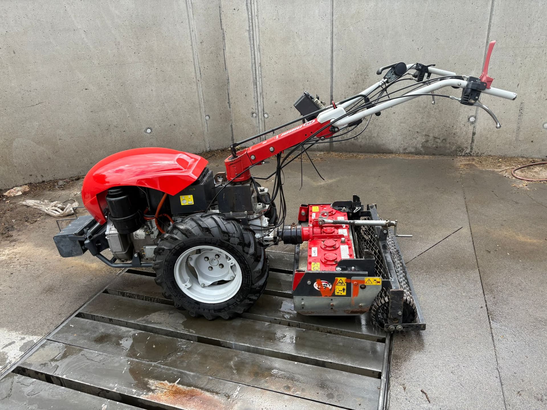 Motoculteur met bakfrees huren bij NML Verhuur